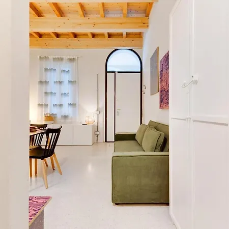 Garibaldina 75 アパート